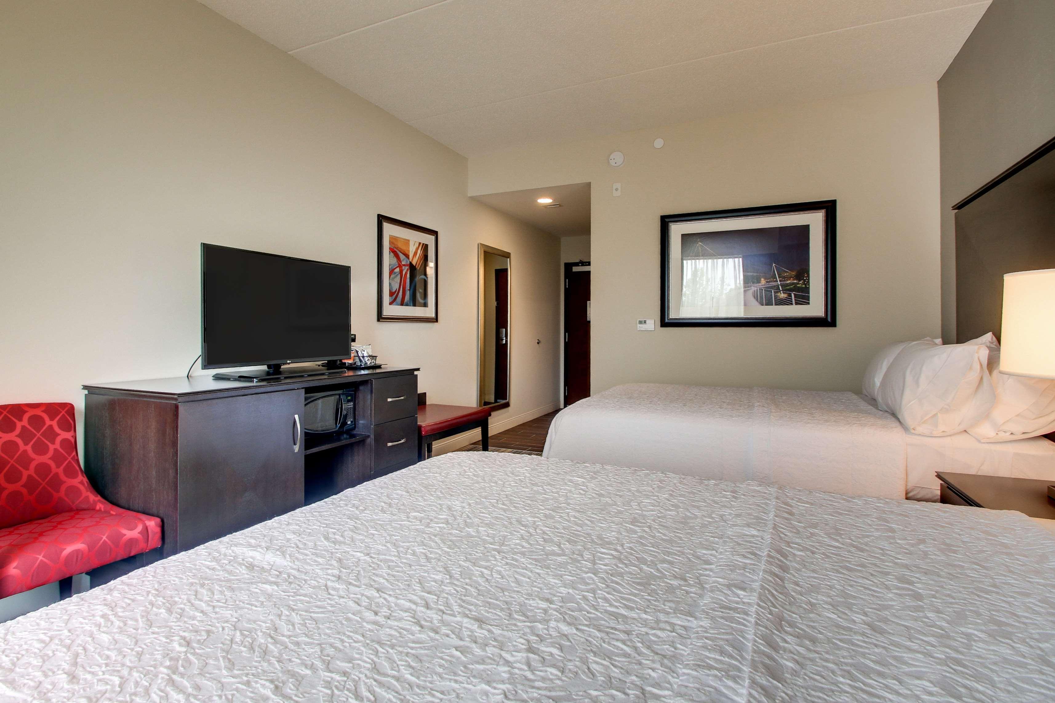 Hampton Inn & Suites Greenville Airport Bagian luar foto