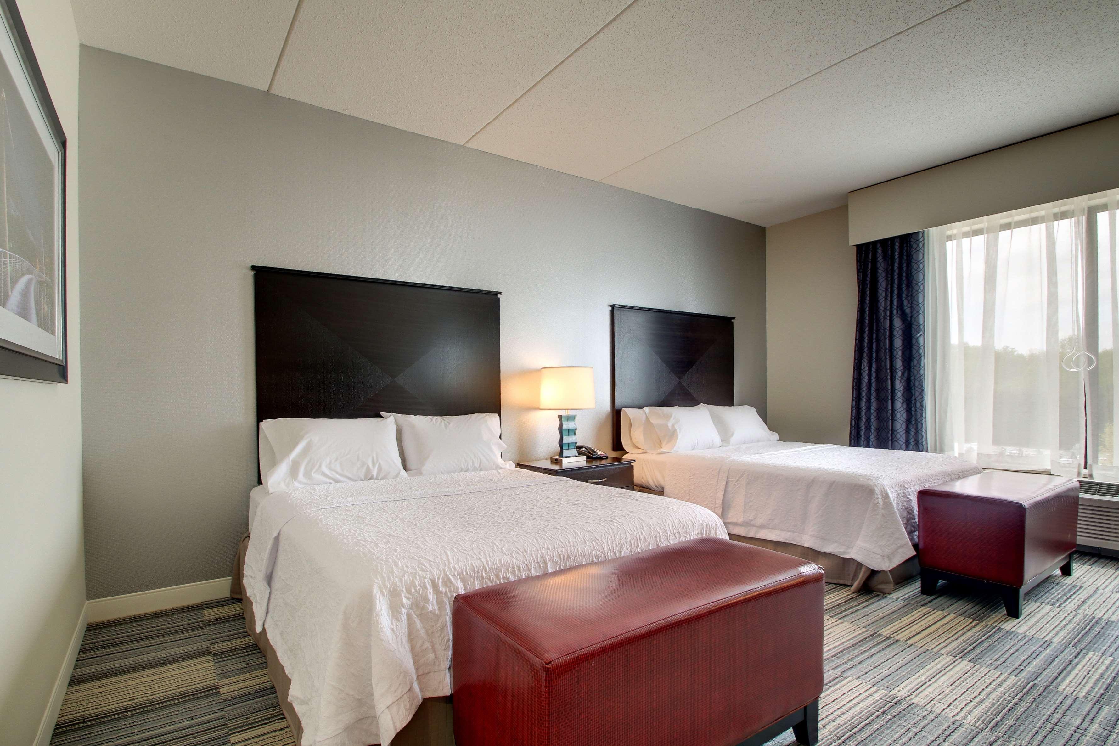 Hampton Inn & Suites Greenville Airport Bagian luar foto