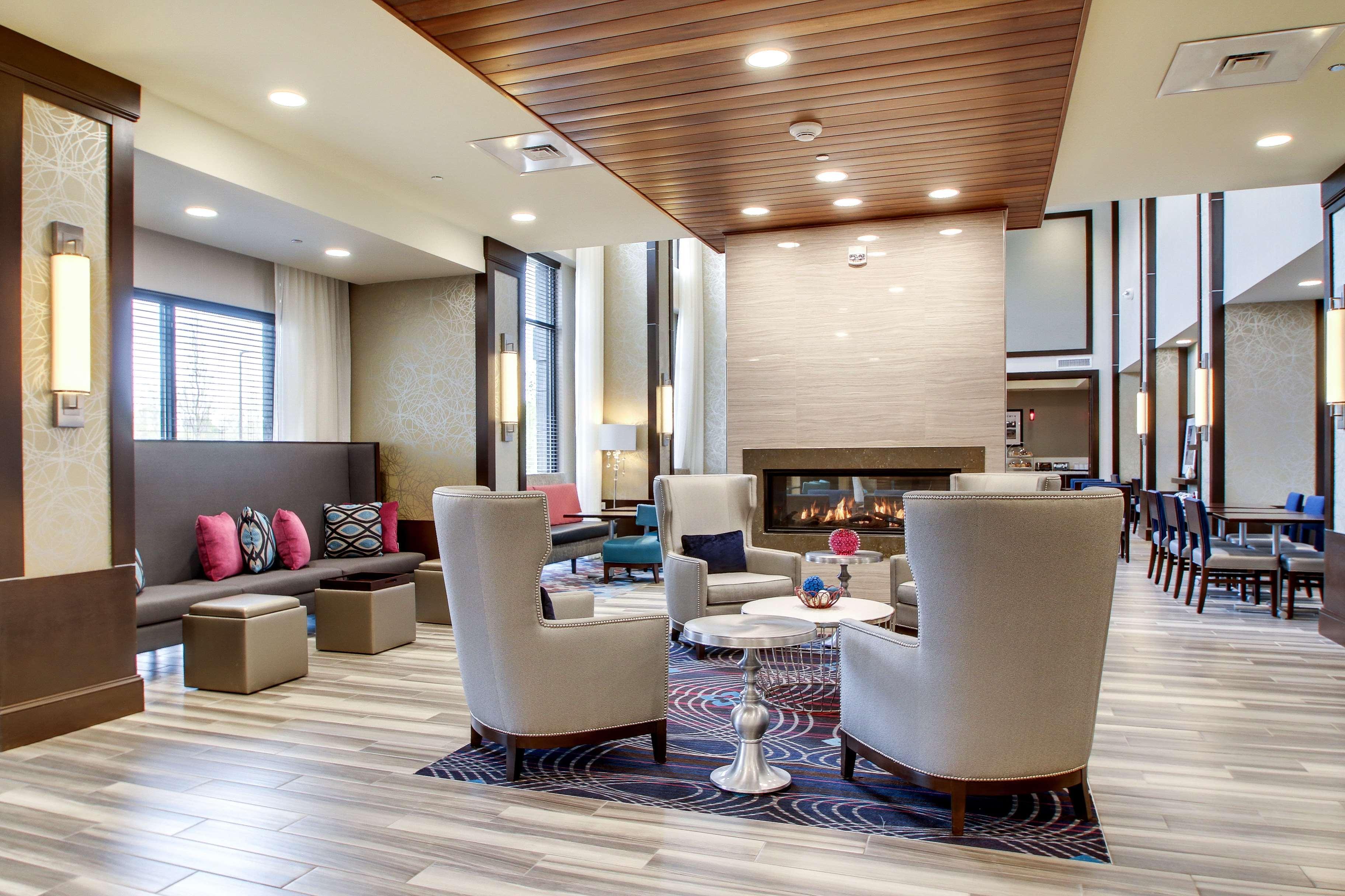 Hampton Inn & Suites Greenville Airport Bagian luar foto