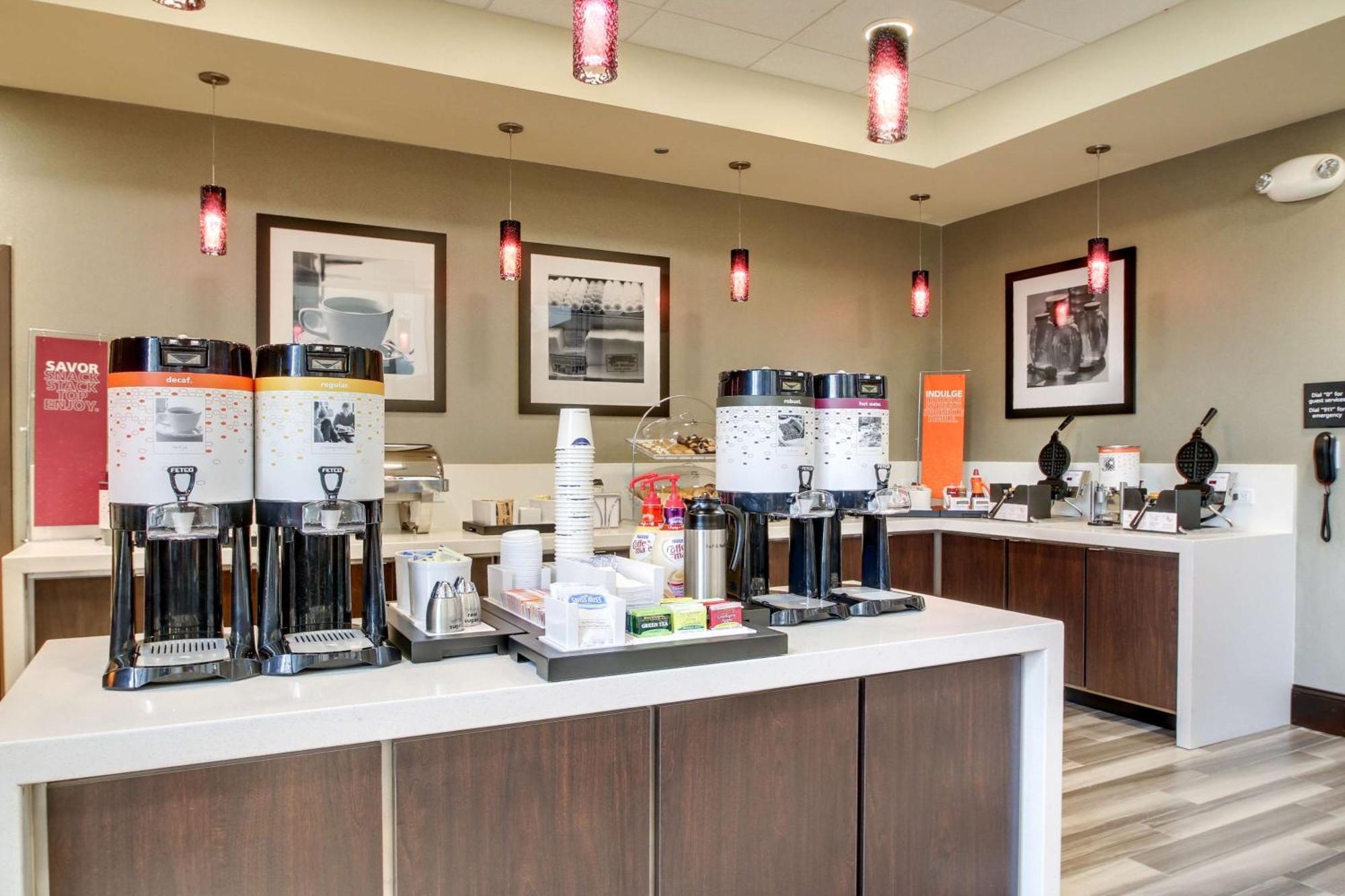 Hampton Inn & Suites Greenville Airport Bagian luar foto