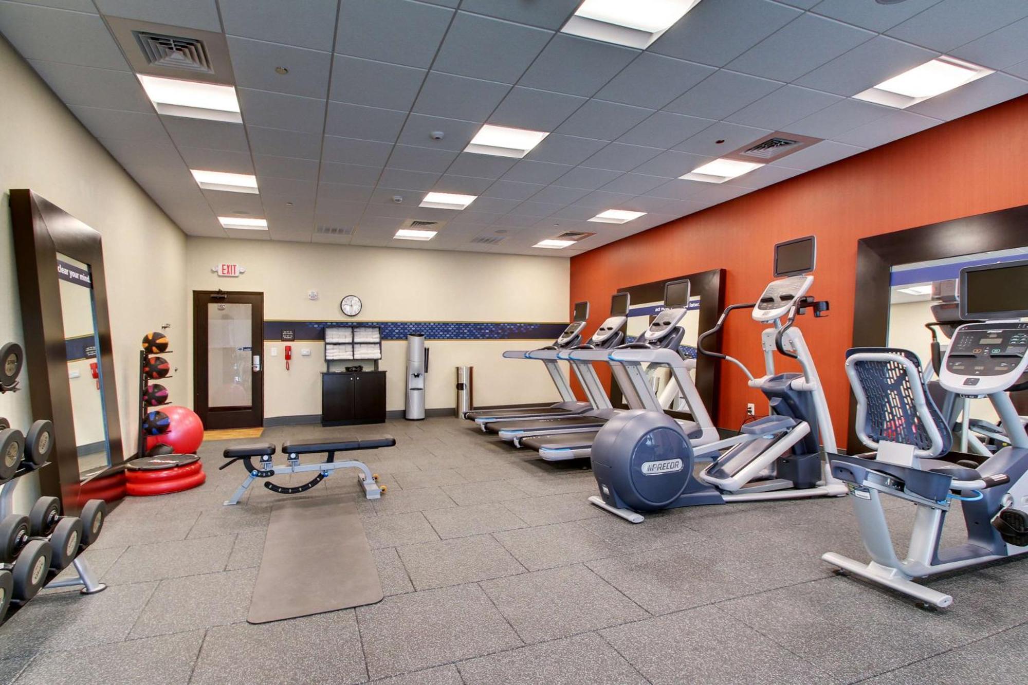 Hampton Inn & Suites Greenville Airport Bagian luar foto
